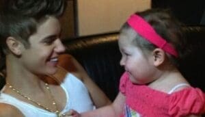 Justin Bieber se casó con una niña enferma