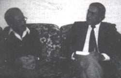 Dr. Tomás García Angula dialoga con científico de la revista, Dr. J.M. Chiriby.