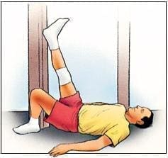 Posición supina en la pared, estiramiento del ligamento de la corva - Ejercicios para la rodilla