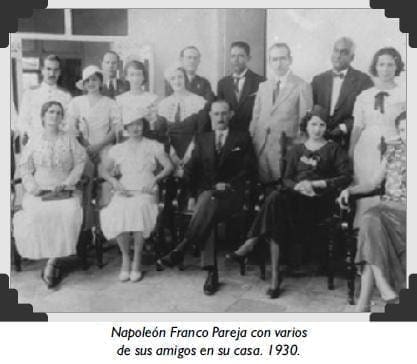 Napoleón Franco Pareja con varios amigos año 1930