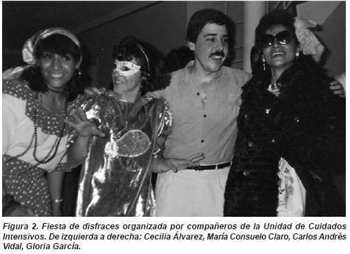 Fiesta de disfraces organizada por compañeros de la Unidad de Cuidados Intensivos