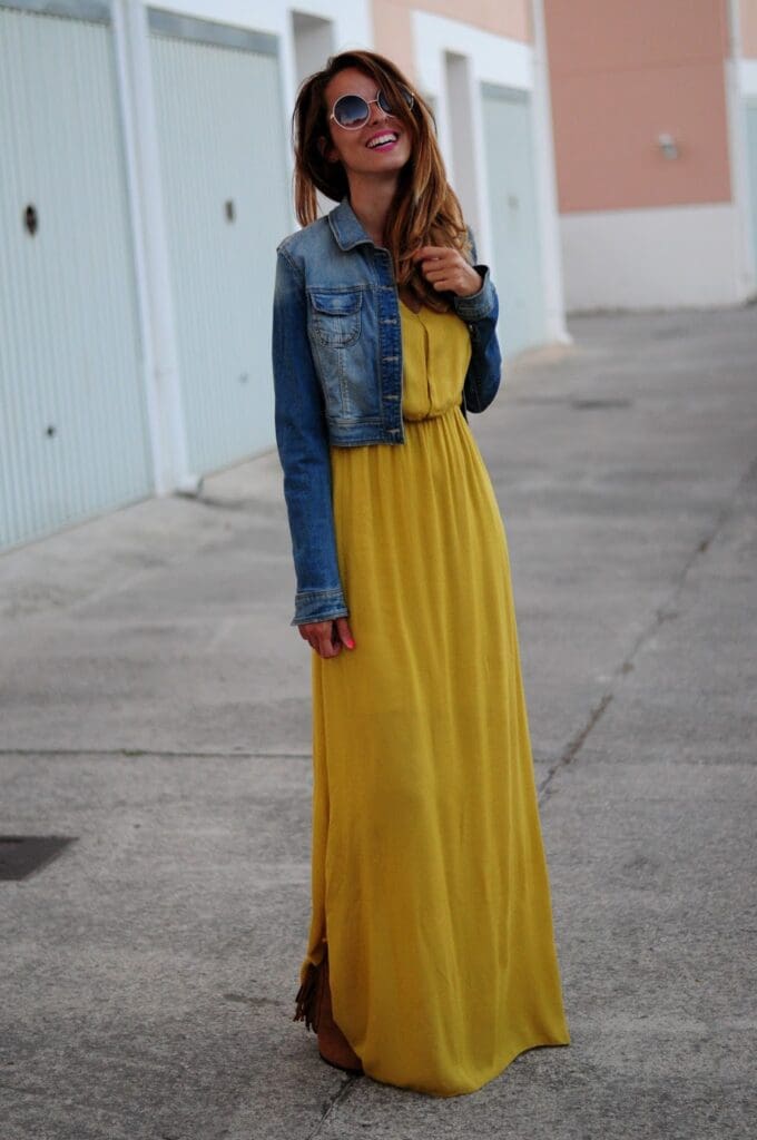 Look con color mostaza