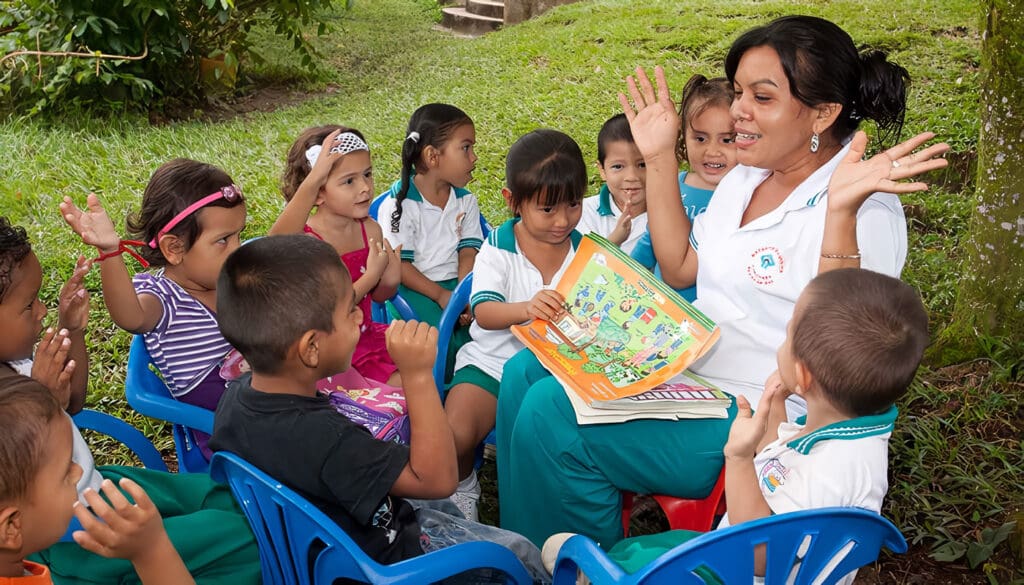Reconocimiento a las Madres Comunitarias en Colombia