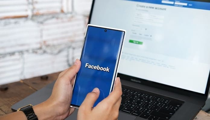 smartphone-with-social-media