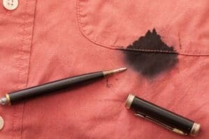 manchas de tinta en la ropa