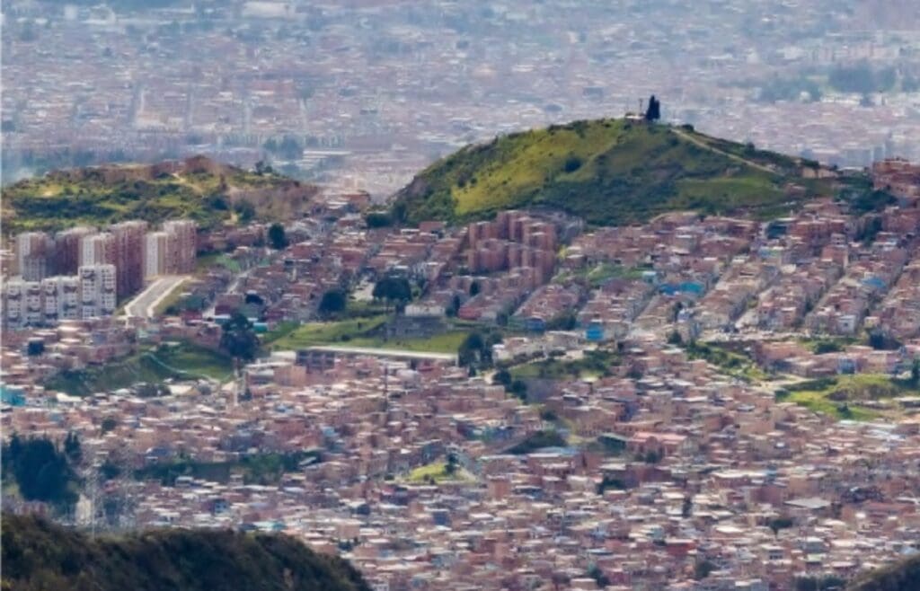 Bogotá en el contexto global: Perspectivas sobre vulnerabilidades y urbanización